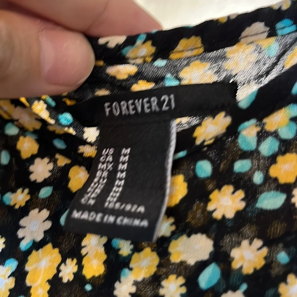 Forever 21 Ditsy Floral Summer Mini Swing Dress with Back Piece, size Medium - Picture 11 of 12